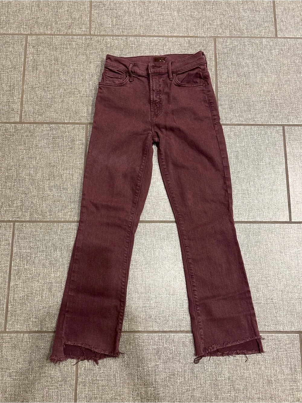 MOTHER insider crop step fray jeans
